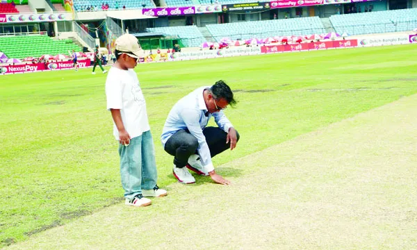 মাঠে বিদায়ী সম্মাননা রুবেলের