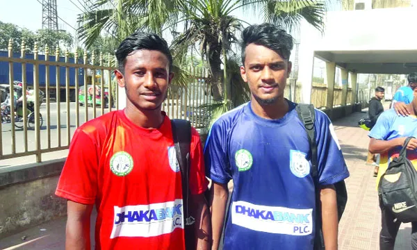 ফ্রেন্ডস সোস্যালকে টানছেন রিমন-সাকির