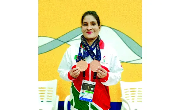 এবার কোচ হিসেবে পদক চান মালেকা