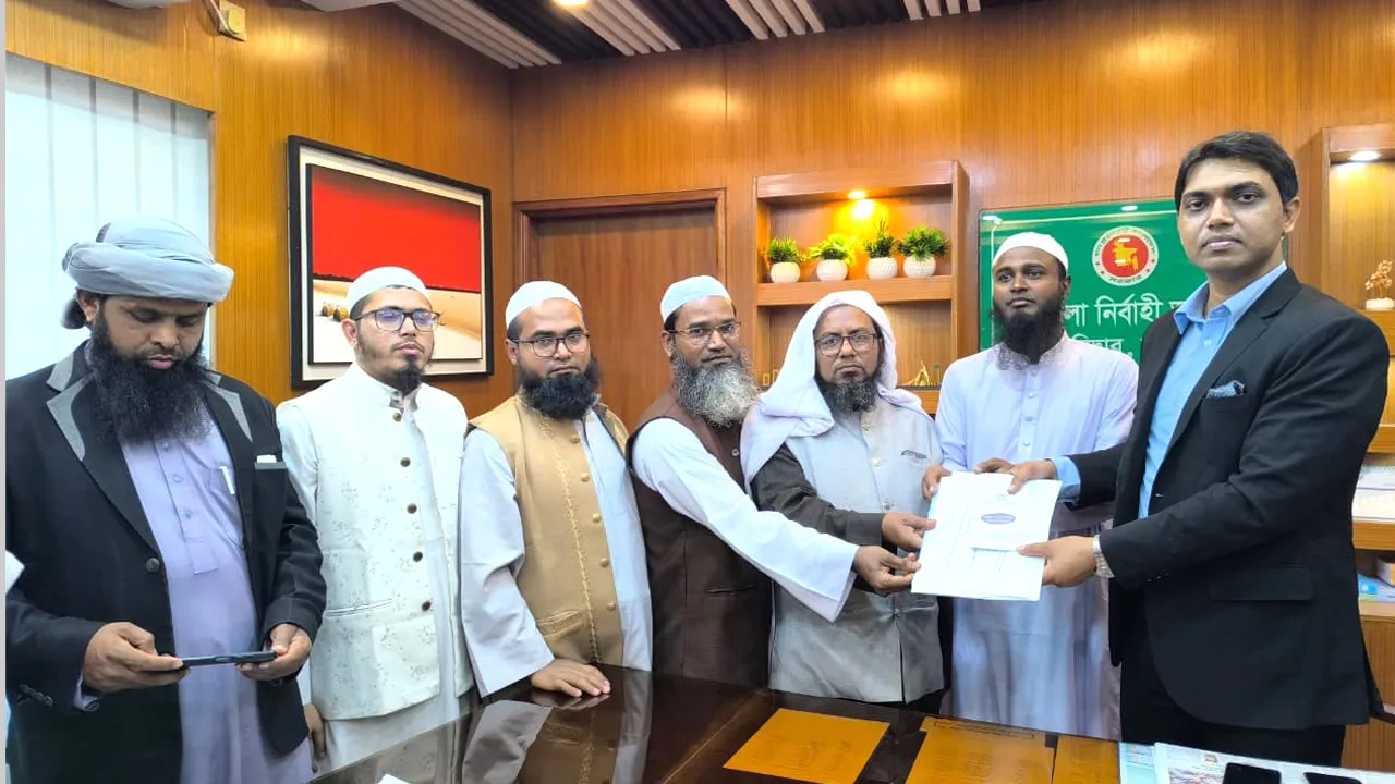 দেবিদ্বারে বাংলাদেশ খেলাফত মজলিসের মনোনয়ন ফরম সংগ্রহ
