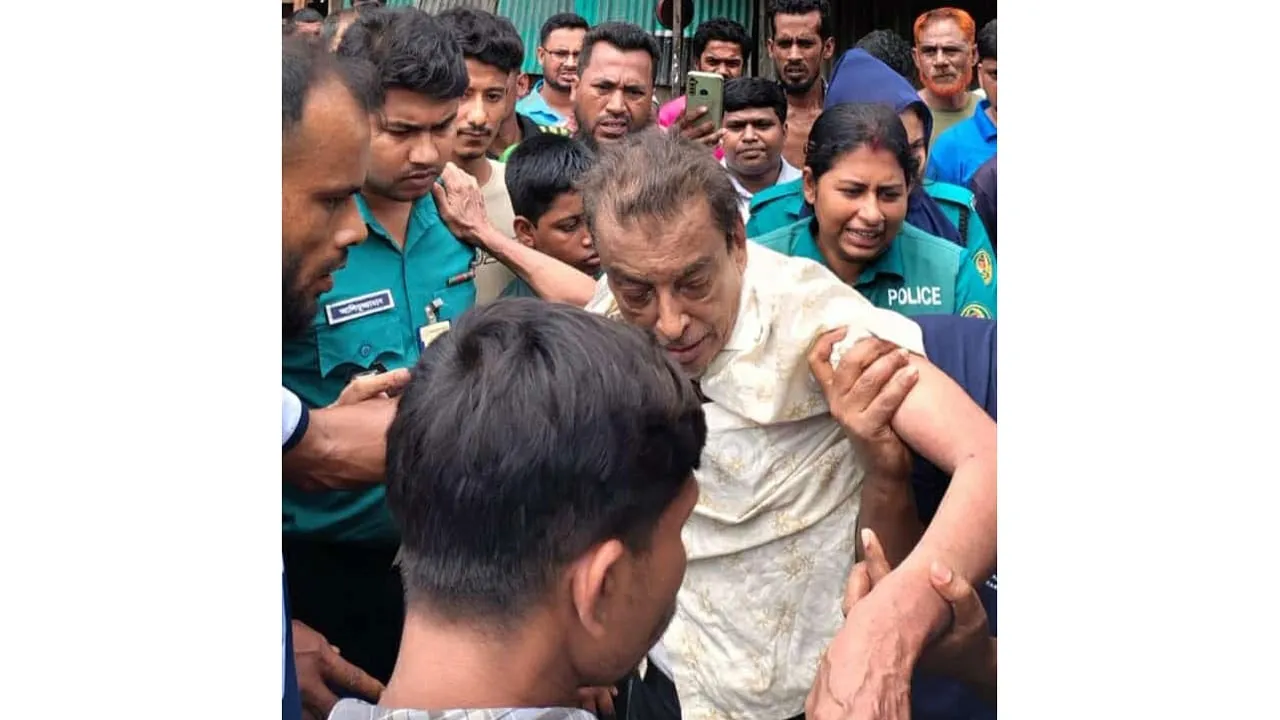 গণহত্যা মামলার আসামি আ’লীগ নেতাকে গণধোলাই