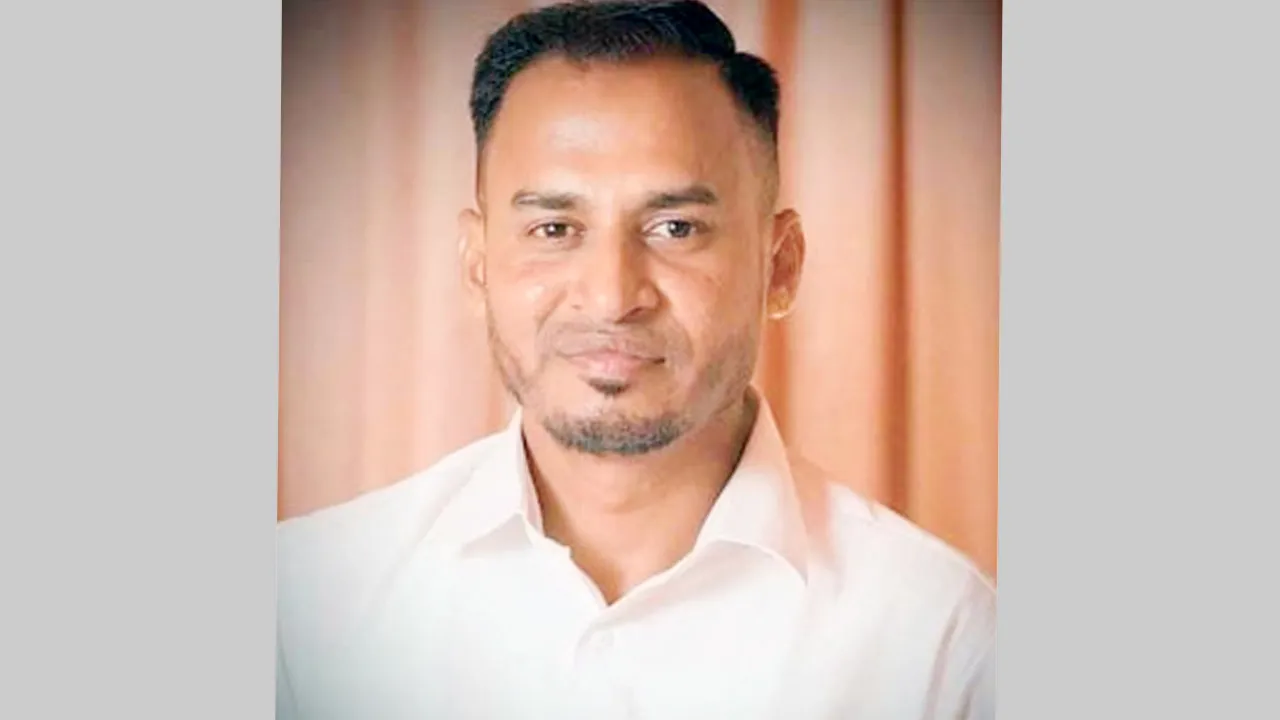 নিজ ঘরের টাইলসের নিচে করা সুড়ঙ্গ থেকে যুবলীগ নেতা আটক