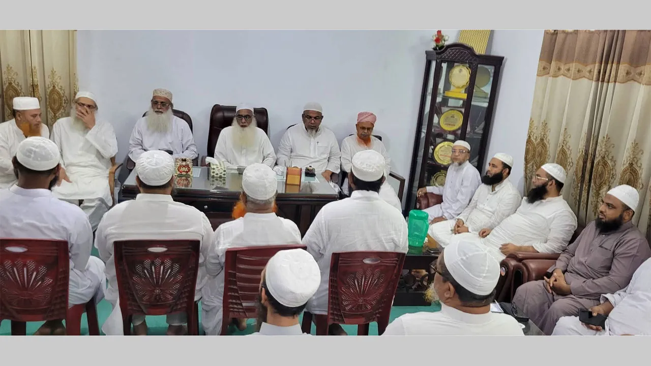 মহানবী সা:-এর দুশমন কাদিয়ানীদের অমুসলিম ঘোষণা করতে হবে