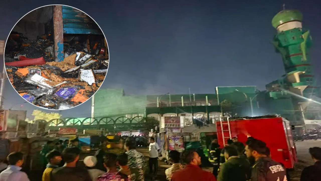 খুলনার বাইতুন নূর শপিং সেন্টারে আগুন, ক্ষতিগ্রস্ত ১০ দোকান