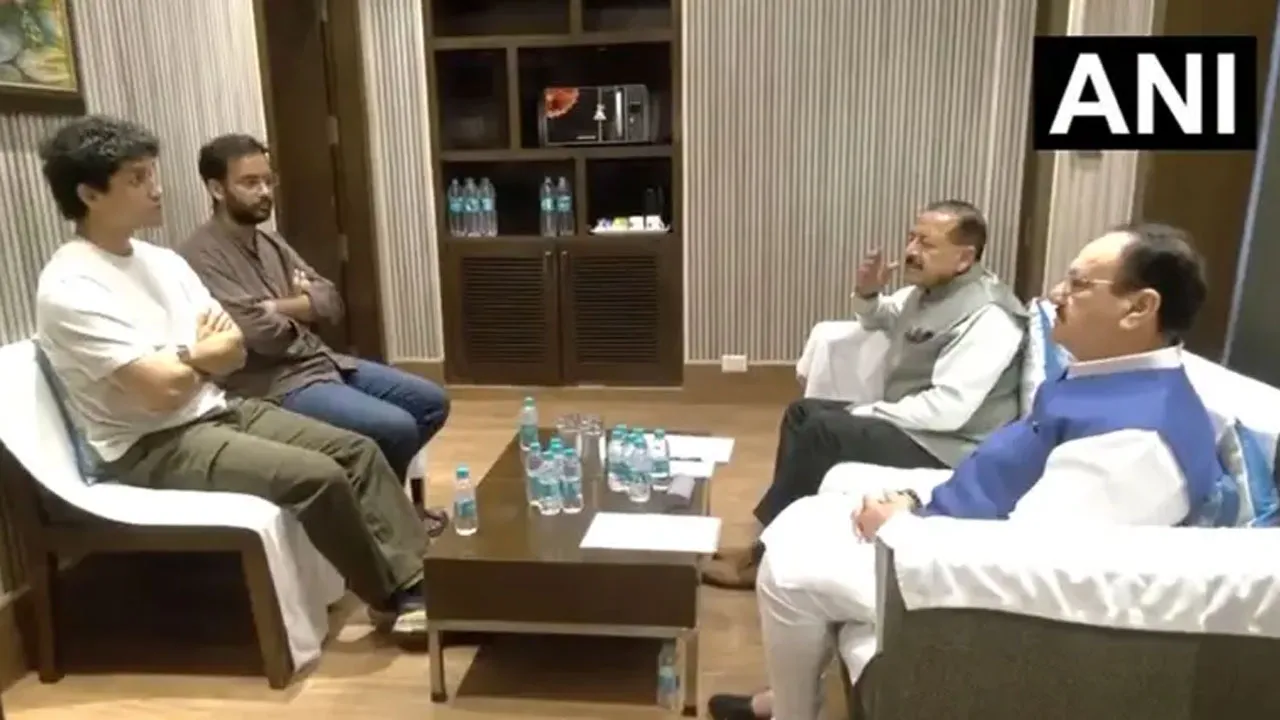 সরকারের সাথে বৈঠকেও শিক্ষামন্ত্রীর পদত্যাগের দাবিতে অনড় সিজেপি