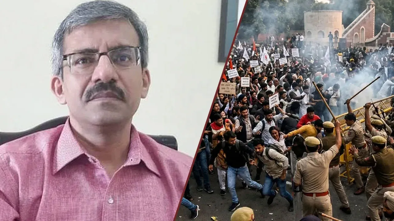 শিক্ষা সচিবকে অপসারণ করেও ছাত্রদের মন গলাতে পারেনি ভারত সরকার