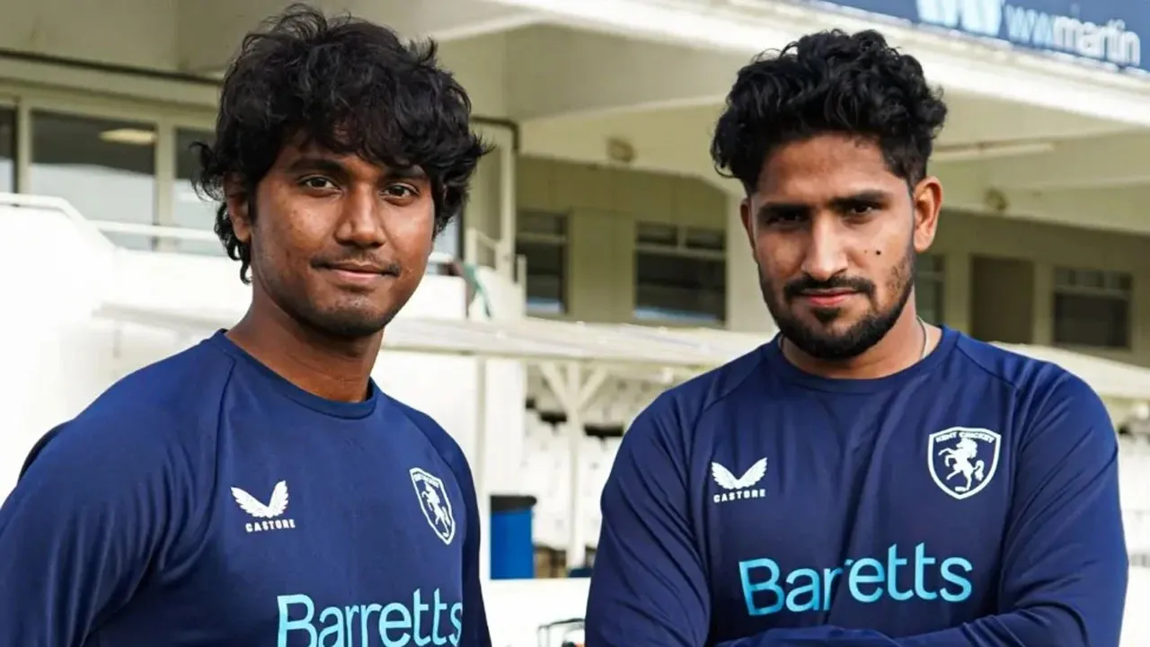 কাউন্টিতে বল হাতে হাসান-খালেদের ঝলক