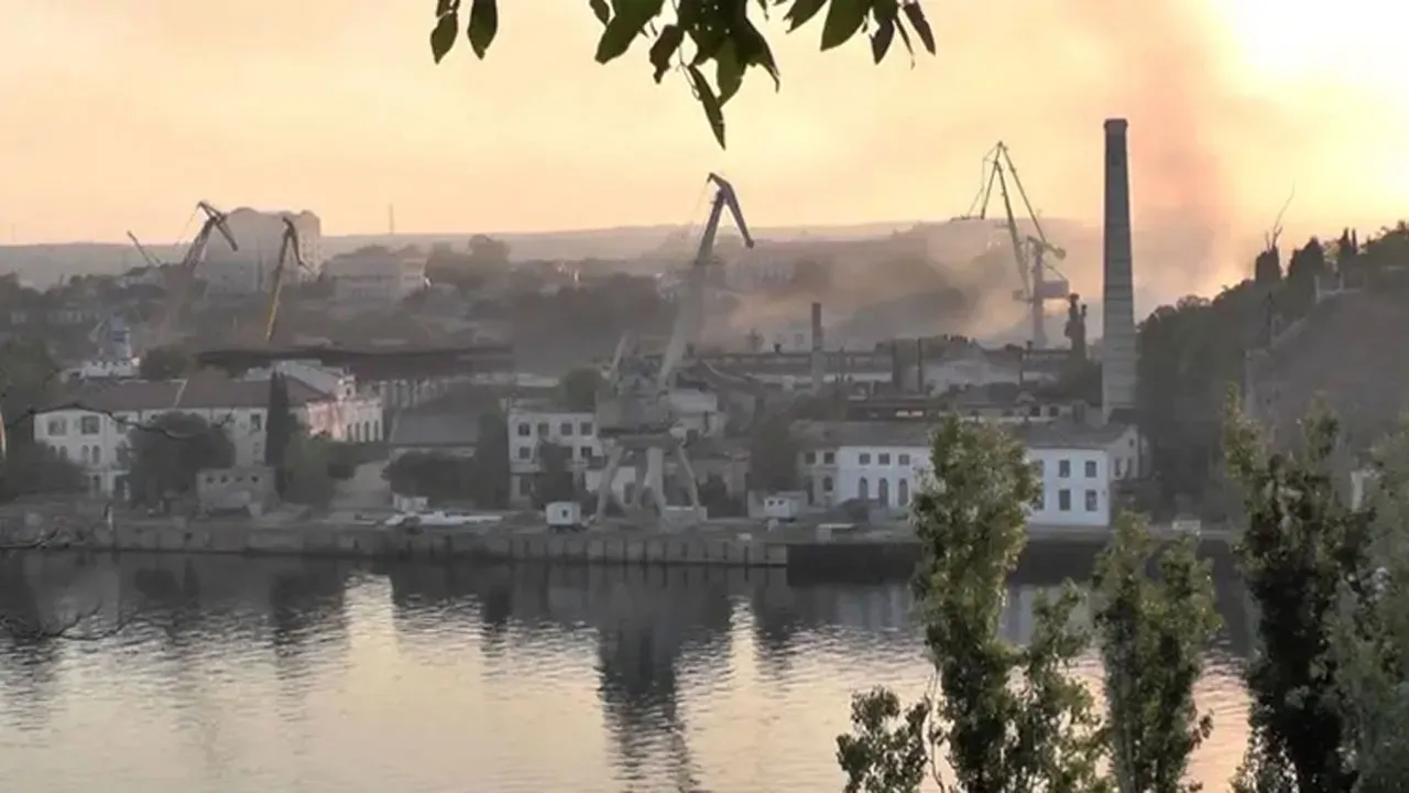 ইউক্রেনের হামলায় অন্ধকারে ক্রিমিয়ার বৃহত্তম শহর