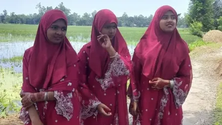 তিন জমজ বোনের ট্যালেন্টপুলে বৃত্তি লাভ
