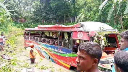 কুষ্টিয়ায় বাস-ট্রাক সংঘর্ষে নিহত বেড়ে ৪, কয়েকজন আশঙ্কাজনক