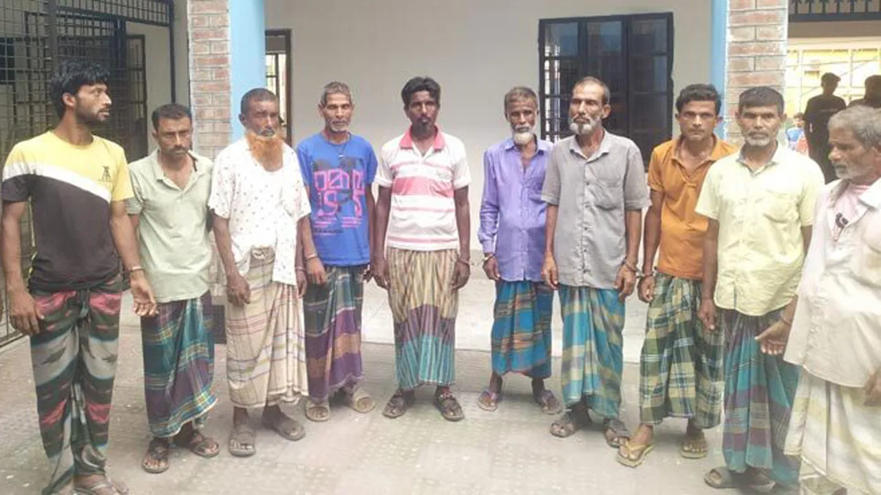 কুষ্টিয়ায় বালু কাটা শ্রমিক দিয়ে আওয়ামী লীগের ঝটিকা মিছিল, আটক ১০
