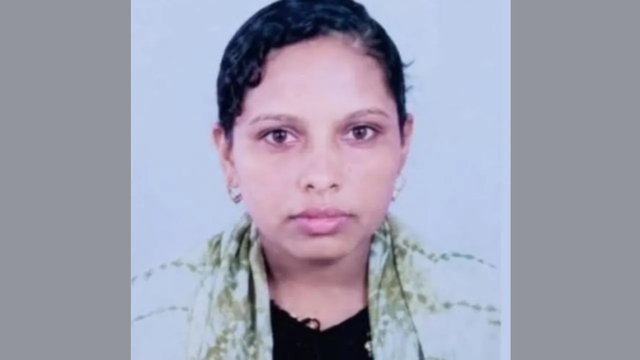 দৌলতদিয়ায় ফেরি থেকে পদ্মায় ঝাঁপ দেয়া নারী ফরিদপুরে উদ্ধার