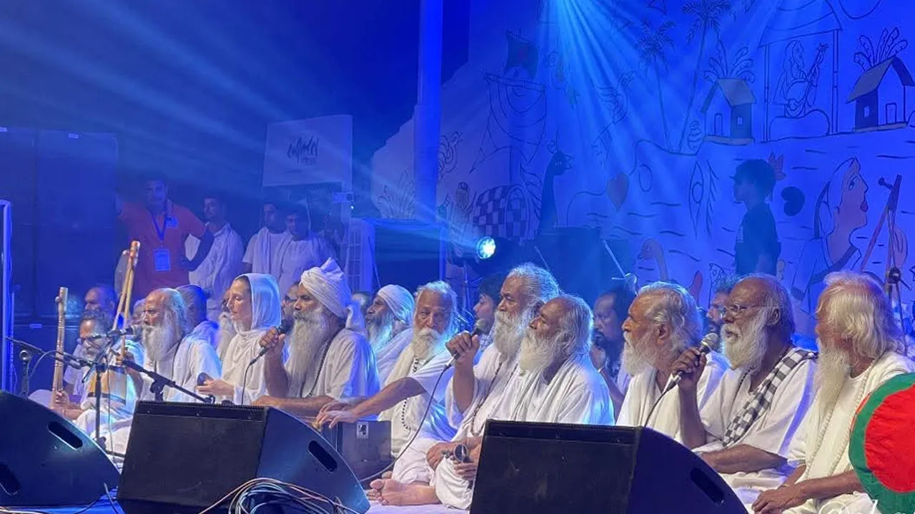 রেকর্ড সংখ্যক দর্শনার্থীর ভিড়ে লালন মাজার এলাকা জনসমুদ্র
