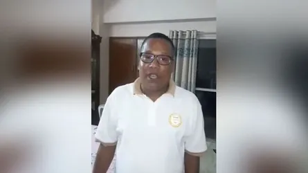 হাসিনার রায় নিয়ে ফেসবুকে পোস্ট : ঢাবির ডেপুটি রেজিস্ট্রার আটক