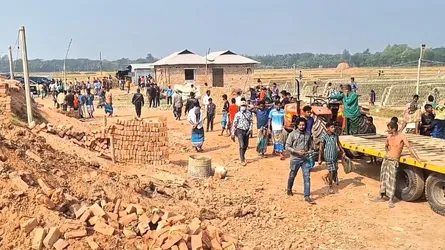 লক্ষ্মীপুরে ২ ইটভাটা গুড়িয়ে দিলো প্রশাসন