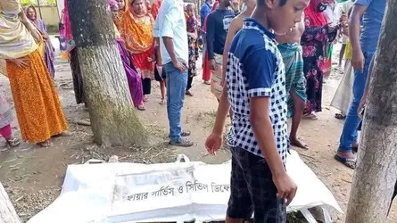 নবাবগঞ্জে ট্রাকের চাপায় মোটরসাইকেলচালক নিহত