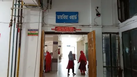 মাদারীপুরে ডায়রিয়ার রোগীর চাপ, ২৫ শয্যার ওয়ার্ডে ভর্তি প্রায় দ্বিগুণ