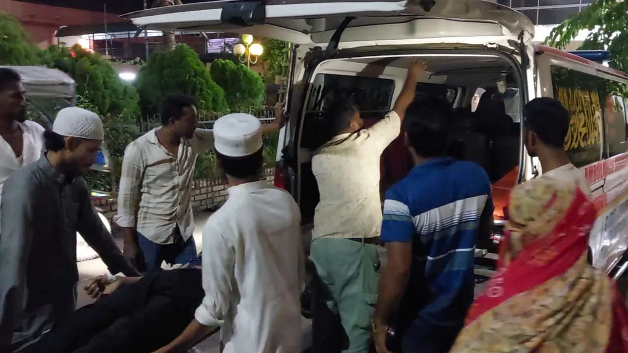 মাদারীপুরে বাসচাপায় মোটরসাইকেল চালক নিহত, আহত ১