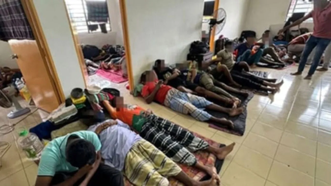 মালয়েশিয়া শ্রমিক নিয়োগের নামে প্রতারণা, সাড়ে ৩ কোটি টাকার ক্ষতিপূরণ পাচ্ছেন ৭৪ বাংলাদেশী