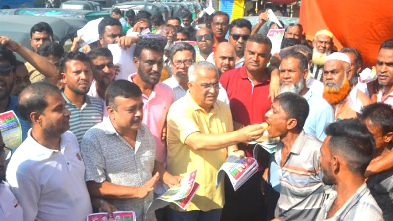 বগুড়ায় খালেদা জিয়া ও তারেক রহমানের পক্ষে ভিপি সাইফুলের গণসংযোগ