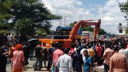 শ্রীপুরে উচ্ছেদ অভিযানে পক্ষপাতিত্ব করায় সার্ভেয়ারকে গণধোলাই