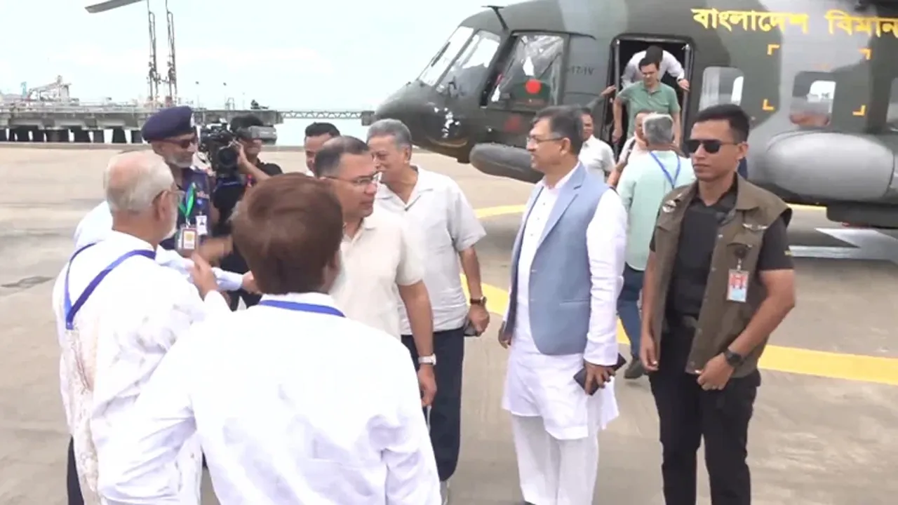 মহেশখালীর মাতারবাড়িতে পৌঁছেছেন প্রধানমন্ত্রী
