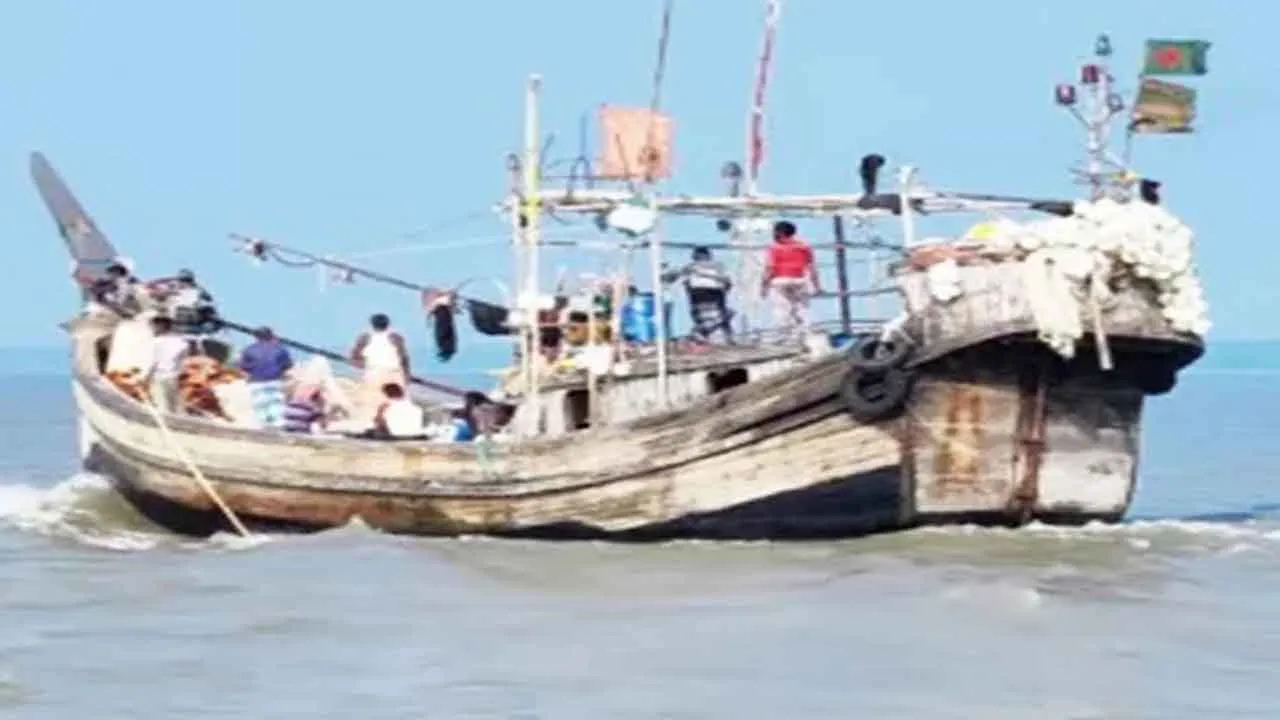 ৫৮ দিনের নিষেধাজ্ঞা শেষে সমুদ্রে যাচ্ছে জেলেরা