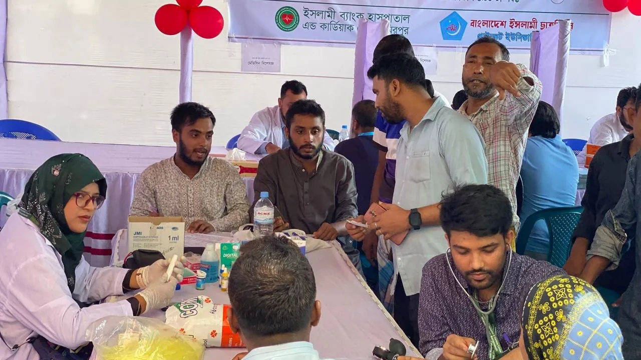 শিবিরের জুলাই শহীদ স্মৃতি মেডিক্যাল ক্যাম্পের উদ্বোধন