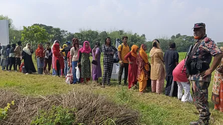 মেহেরপুরে নারীসহ ৬০ জনকে বিজিবির কাছে হস্তান্তর  বিএসএফের