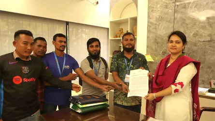 থানচির বন্ধ থাকা পর্যটন কেন্দ্রগুলো খুলে দেয়ার দাবিতে স্মারকলিপি