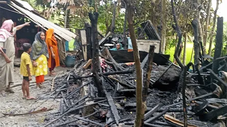 মোরেলগঞ্জে দুর্বৃত্তদের দেয়া আগুনে বসতঘর পুড়ে ছাই, গ্রেফতার ১