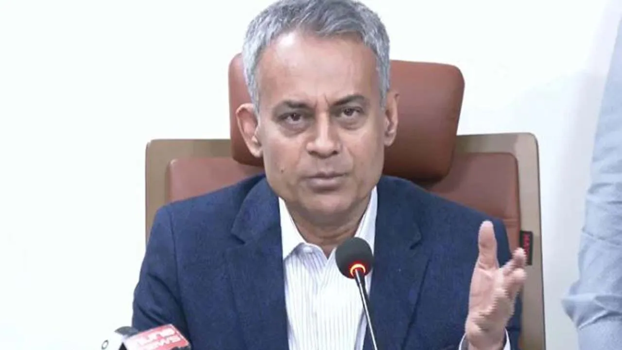 ঈদের আগে ৭ পরে ৫ দিন ২৪ ঘণ্টা তেলের পাম্প খোলা থাকবে : সেতুমন্ত্রী