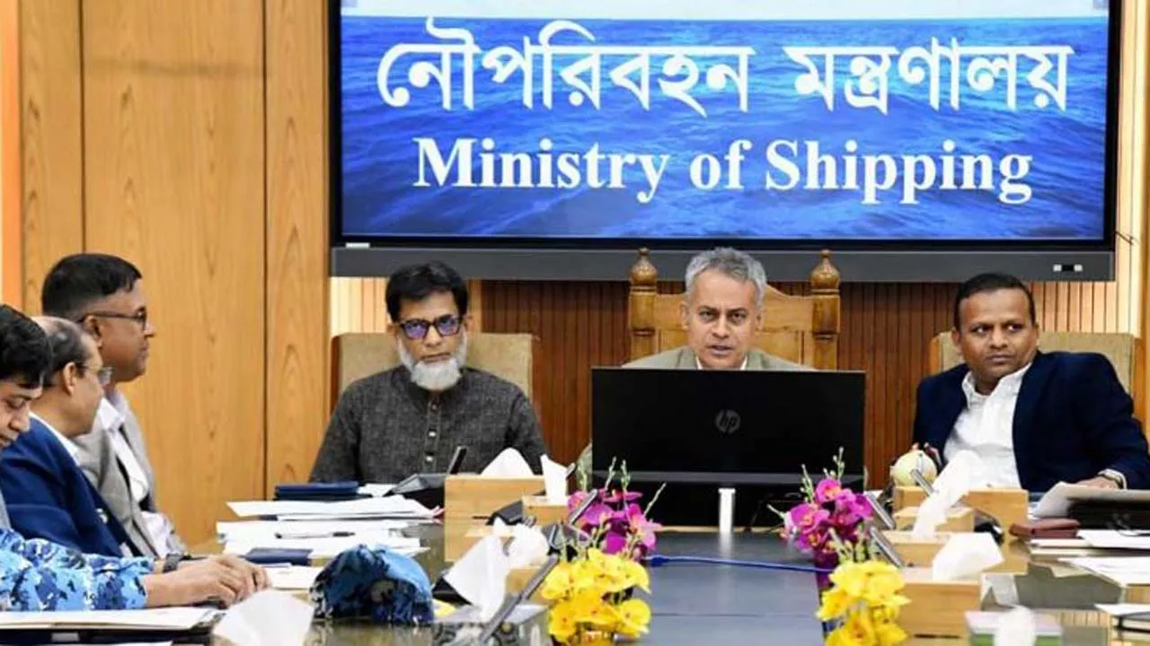 ঈদযাত্রায় নৌপথে অতিরিক্ত ভাড়া আদায়ের বিরুদ্ধে নৌপরিবহনমন্ত্রীর হুঁশিয়ারি