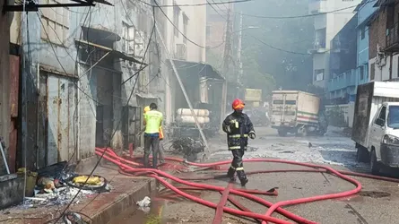 মিরপুরে আগুনে নিহতের সংখ্যা বেড়ে ১৬