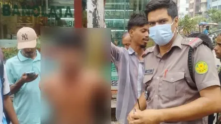 মোবাইল ছিনতাই করে পালানোর সময় হাতেনাতে যুবক আটক