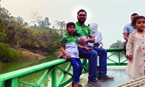 ছবিতে লেখক