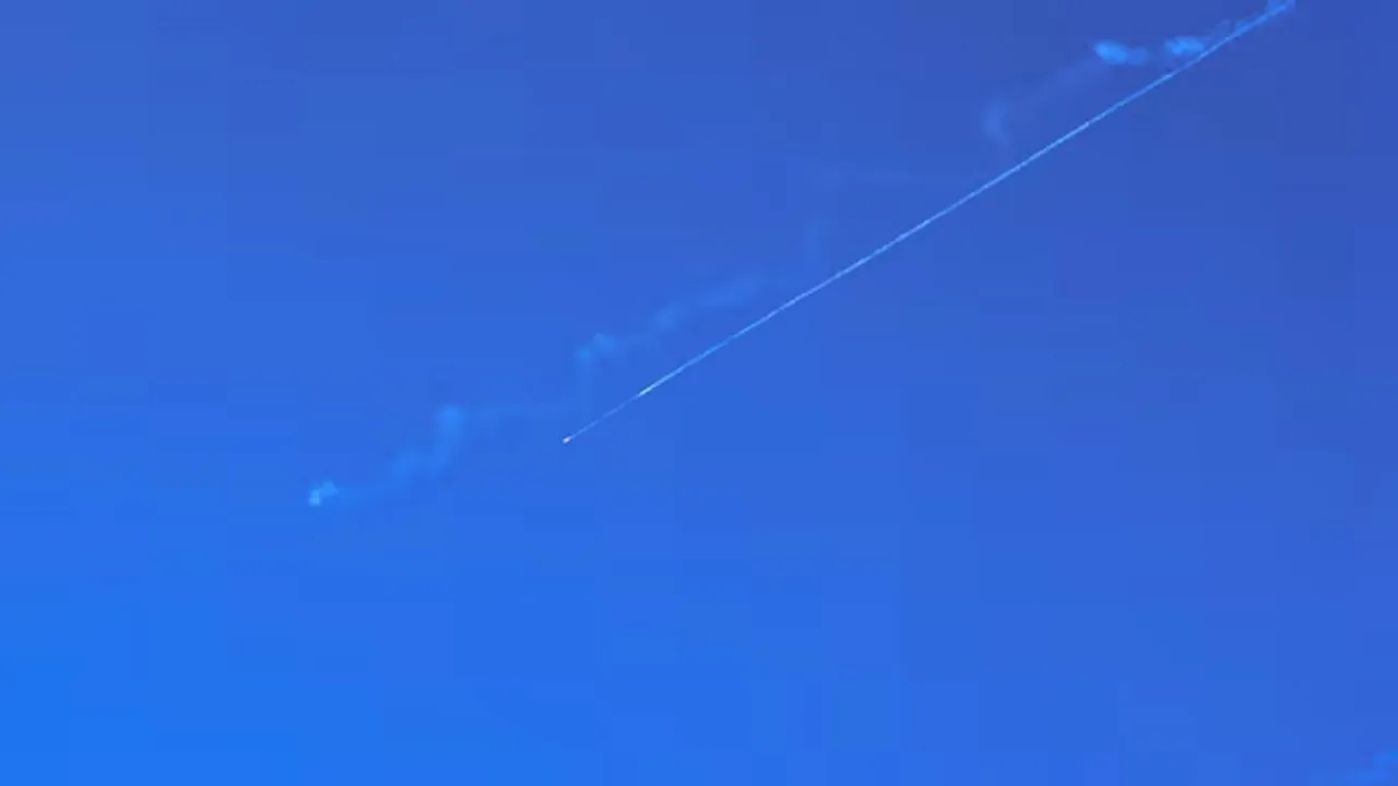 তেহরানের রকেট ঝড়ে কাঁপল তেলআবিব