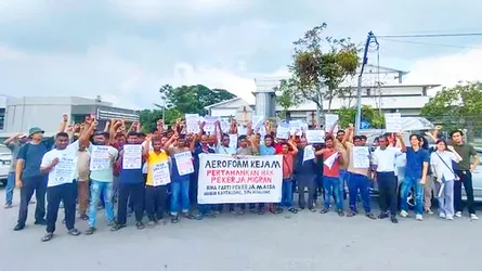 মালয়েশিয়ায় ৪ মাস ধরে বেতন পান না ১০৭ বাংলাদেশী শ্রমিক