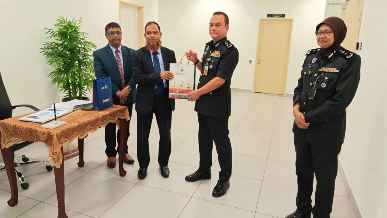 মালয়েশিয়ার কারাগারে আটক বাংলাদেশীদের সমস্যা নিয়ে দূতাবাসের বৈঠক