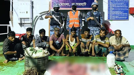 সুন্দরবনে হরিণের গোশত ও কাঁকড়াসহ আটক ৮