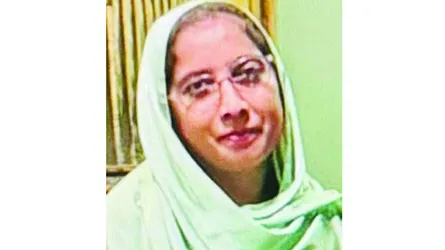 কোমলমতি শিক্ষার্থীদের হাত ধরে আর গেট পার করবেন না শিক্ষিকা মাহরীন
