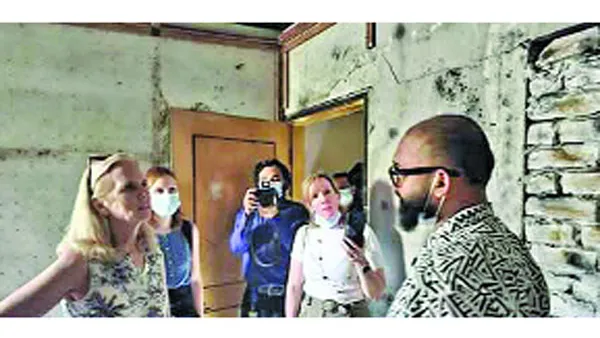 জরাজীর্ণ, ভঙ্গুর কুঠরিতে ছিলেন আরমান