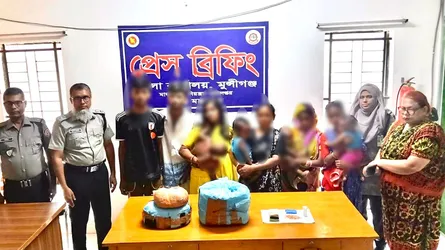 মুন্সীগঞ্জে মাদকবিরোধী অভিযানে নারীসহ ৬ আটক