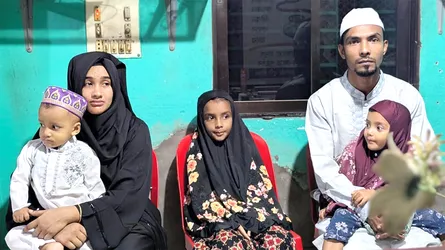কোরআনে মুগ্ধ হয়ে তিন সন্তানসহ ইসলাম গ্রহণ দম্পতির