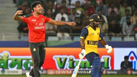 এবার সাকিবের রাজত্বে ভাগ বসালেন মোস্তাফিজ