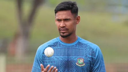 সাকিব-তাসকিনের পর আইএল টি-টোয়েন্টিতে দল পেলেন মোস্তাফিজ