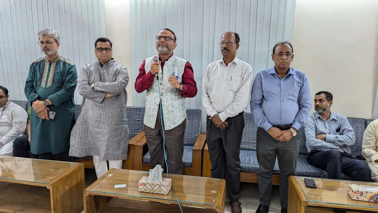 জুলাই গণঅভ্যুত্থানে আহত ঢাবি শিক্ষার্থীদের পাশে সাদা দল