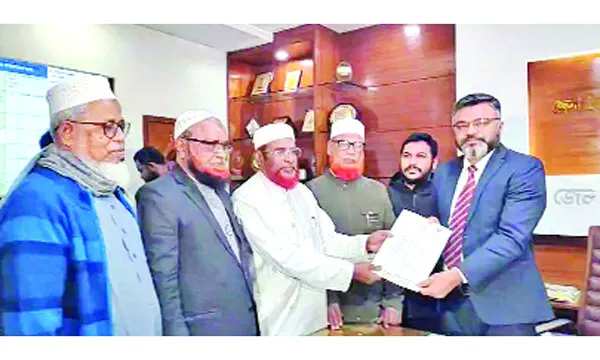 খুলনা জেলা প্রশাসকের কাছে মনোনয়নপত্র জমা দিচ্ছেন অধ্যাপক মিয়া গোলাম পরওয়ার :  নয়া দিগন্ত