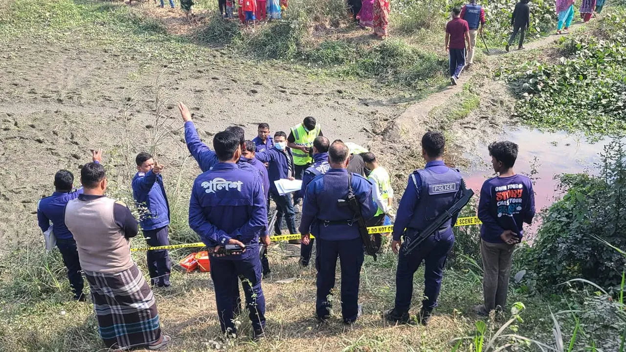 নগরকান্দায় যুবকের গলা কাটা লাশ উদ্ধার
