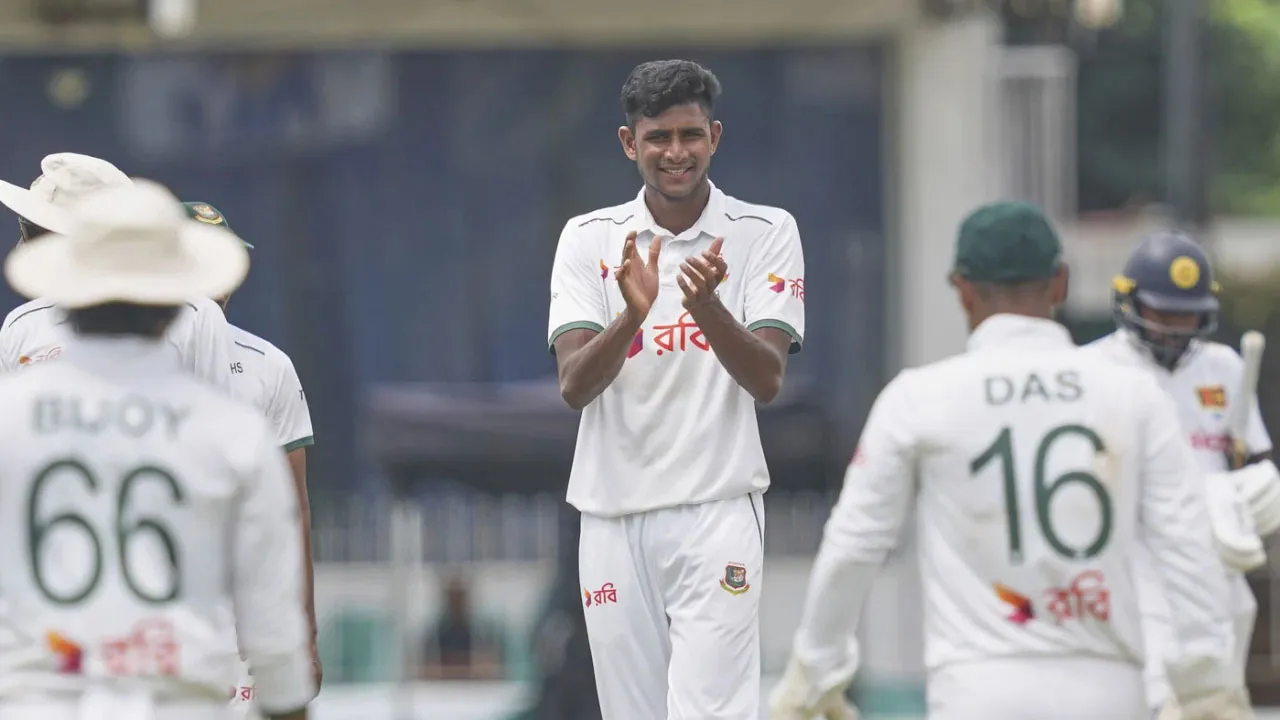 ৪ উইকেট তুলে নিয়ে মধ্যাহ্নভোজে বাংলাদেশ